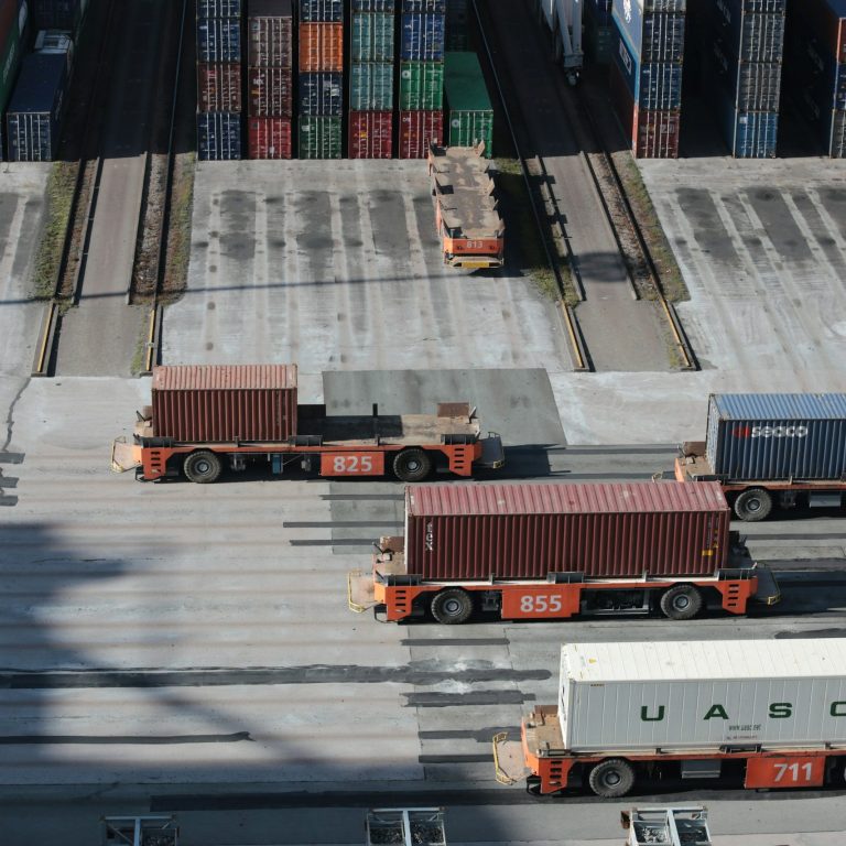 Subcontratación y operadores logísticos en el DeCA